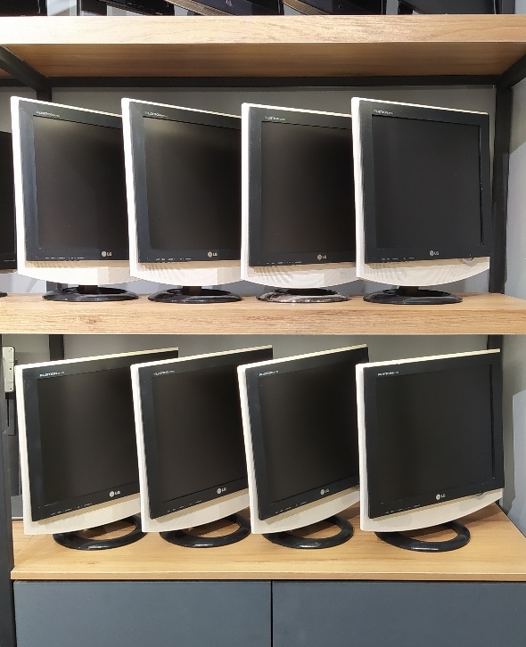 مانیتور استوک LG مدل M1710S – سایز 17 اینچ