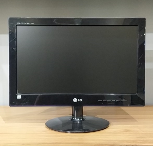 19 اینچ ال جی LG E1940 استوک گرید A | LED سالم و تست شده